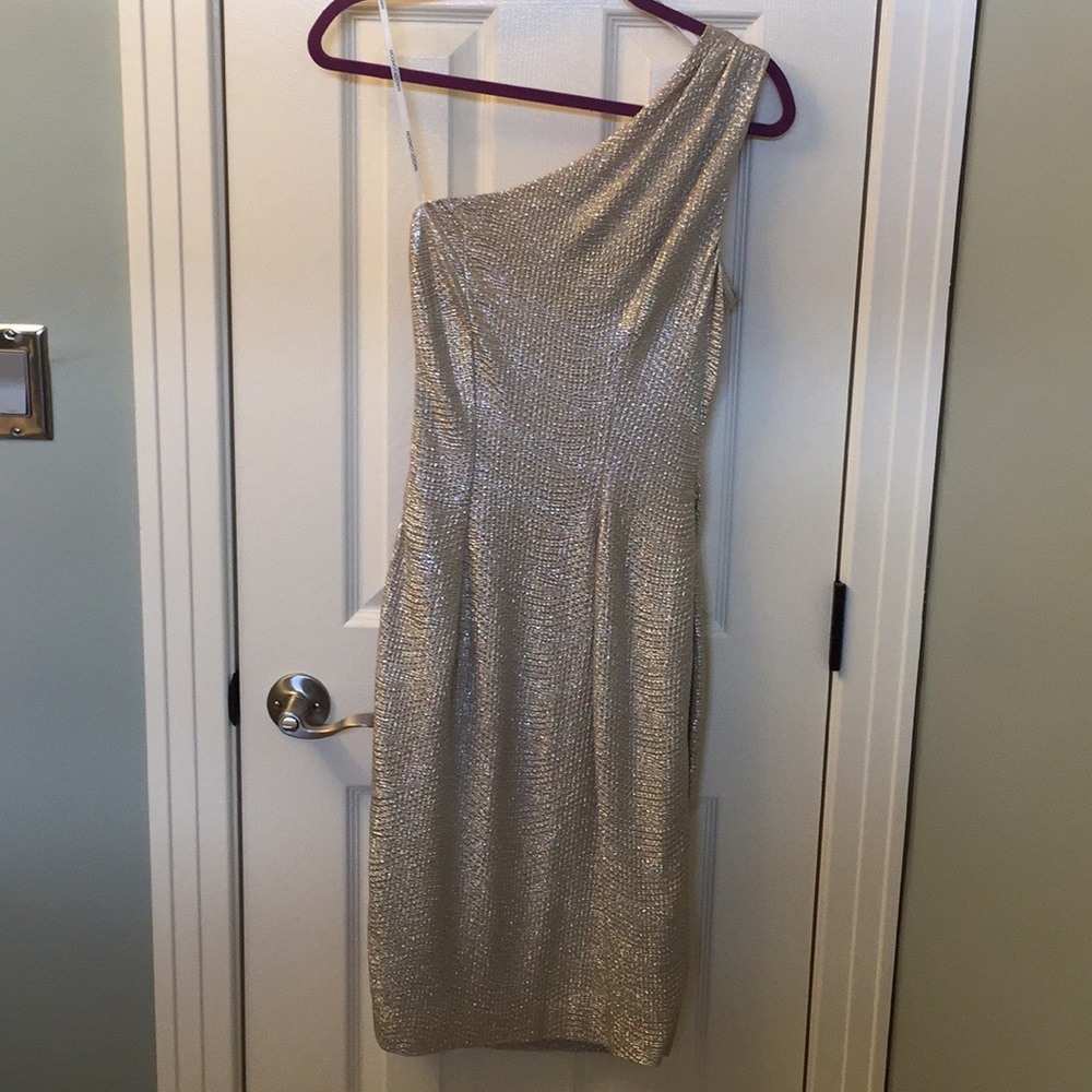 🌟Maggy London One shoulder Dress - Picture 2 of 8